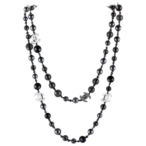 Chanel Faux pearl & Resin Bead CC Station Necklace - Picture 1 of 3